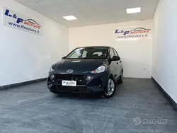 Grigio Usata 2023 Hyundai i10 Due volumi | 13.900 € (Buon prezzo)
