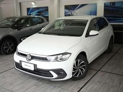 Bianco Nuova 2025 VW Polo Edition Tre volumi | 18.990 € (Super prezzo)