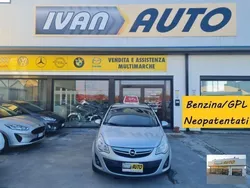 Argento(met.) Usata 2011 Opel Corsa Club Tre volumi | 5500 € (Molto cara)