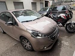 Grigio Usata 2012 Peugeot 208 Active Due volumi | 3800 € (Ottimo prezzo)