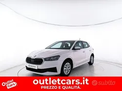 Bianco magnolia Usata 2022 Skoda Fabia Ambition Tre volumi | 14.500 € (Buon prezzo)