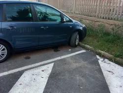 Usata 2006 Ford C-MAX Ghia Monovolume | 3350 € (Cara)