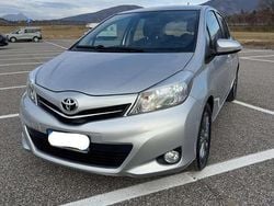 Argento Usata 2014 Toyota Yaris Lounge Tre volumi | 9000 € (Buon prezzo)