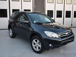 Usata 2007 Toyota RAV4 SUV | 6700 € (Super prezzo)