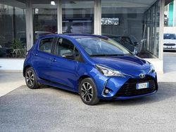Blu Usata 2019 Toyota Yaris Tre volumi | 11.400 € (Buon prezzo)