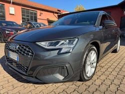 Grigio Usata 2021 Audi A3 Business Tre volumi | 24.500 € (Buon prezzo)