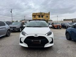 Bianco Usata 2025 Toyota Yaris Hybrid Active Tre volumi | 19.900 € (Buon prezzo)