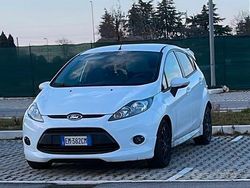 Bianco Usata 2012 Ford Fiesta Due volumi | 3800 € (Buon prezzo)