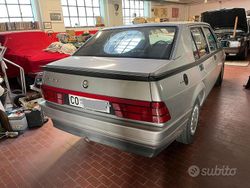 Grigio Usata 1993 Alfa Romeo 75 Tre volumi | 5900 €