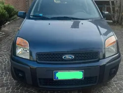 Usata 2009 Ford Fusion Due volumi | 1900 € (Buon prezzo)