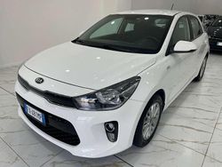 Bianco Usata 2019 Kia Rio Tre volumi | 8990 € (Ottimo prezzo)