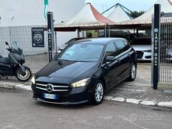 Nero Usata 2019 Mercedes B180 Monovolume | 18.200 € (Buon prezzo)