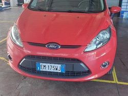 Rosso Usata 2012 Ford Fiesta Due volumi | 4200 € (Molto cara)