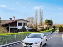 Argento Usata 2017 Volvo V40 R-Design Due volumi | 7500 € (Buon prezzo)