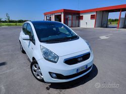 Bianco Usata 2013 Kia Venga Due volumi | 5500 € (Molto cara)