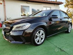 Nero Usata 2017 Mercedes A180 Tre volumi | 13.900 € (Buon prezzo)