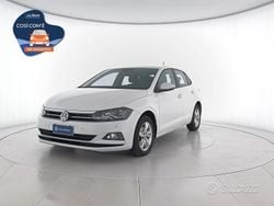 Pure white Usata 2019 VW Polo Comfortline Tre volumi | 13.900 € (Buon prezzo)