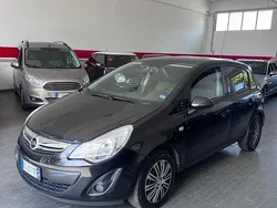 Nero Usata 2013 Opel Corsa Sport Tre volumi | 4200 € (Buon prezzo)