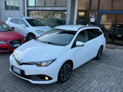 Bianco Usata 2015 Toyota Auris Lounge Station wagon | 8899 € (Buon prezzo)