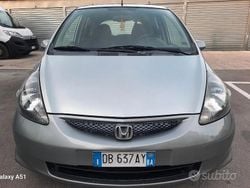 Grigio Usata 2006 Honda Jazz Due volumi | 2700 € (Buon prezzo)