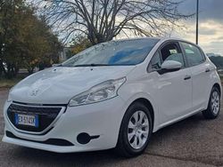 Bianco Usata 2014 Peugeot 208 Access Due volumi | 6900 € (Ottimo prezzo)