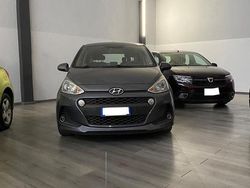 Grigio Usata 2017 Hyundai i10 Style Due volumi | 7490 € (Ottimo prezzo)