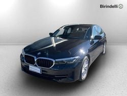 Schwarz pastello Usata 2022 BMW 518 Tre volumi | 33.000 € (Buon prezzo)