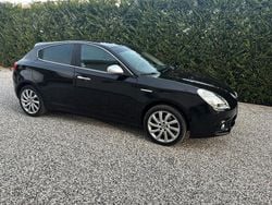 Nero Usata 2015 Alfa Romeo Giulietta Tre volumi | 5600 € (Ottimo prezzo)