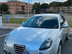 Grigio Usata 2011 Alfa Romeo Giulietta Distinctive Tre volumi | 6500 € (Buon prezzo)