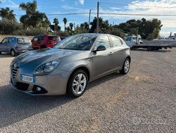 Grigio Usata 2016 Alfa Romeo Giulietta Super Tre volumi | 8700 € (Ottimo prezzo)