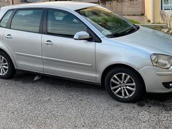 Grigio Usata 2007 VW Polo Tre volumi | 3500 € (Molto cara)