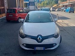 Bianco Usata 2015 Renault Clio IV Tre volumi | 5400 € (Buon prezzo)