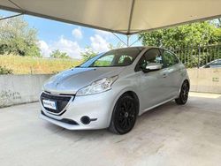 Argento Usata 2014 Peugeot 208 Due volumi | 7400 € (Molto cara)