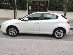 Bianco Usata 2013 Alfa Romeo Giulietta Tre volumi | 5500 € (Ottimo prezzo)