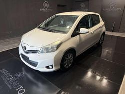 Bianco Usata 2013 Toyota Yaris Lounge Tre volumi | 7900 € (Buon prezzo)