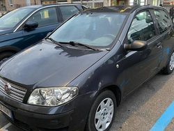 Grigio Usata 2010 Fiat Punto Active Due volumi | 2199 € (Ottimo prezzo)