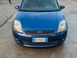 Blu Usata 2008 Ford Fiesta Coupé | 2000 €