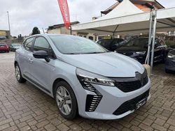 Grigio Usata 2024 Renault Clio V Evolution Tre volumi | 13.999 € (Buon prezzo)