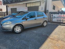 Grigio Usata 2010 Fiat Grande Punto Due volumi | 3480 € (Buon prezzo)