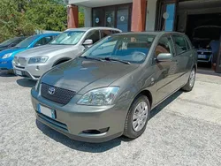 Grigio Usata 2002 Toyota Corolla Tre volumi | 3200 € (Buon prezzo)