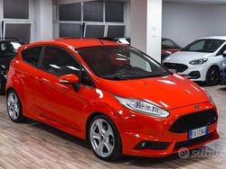 Rosso Usata 2015 Ford Fiesta ST Due volumi | 11.999 € (Buon prezzo)
