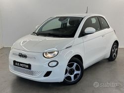Vari colori Usata 2021 Fiat 500e Passion Tre volumi | 15.600 € (Cara)
