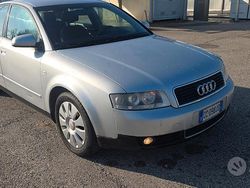 Grigio Usata 2003 Audi A4 Tre volumi | 650 € (Super prezzo)