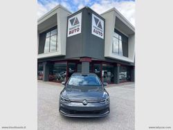 Grigio Usata 2023 VW Golf VIII Move Tre volumi | 25.900 € (Buon prezzo)