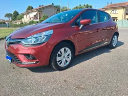Rosso Usata 2017 Renault Clio IV Zen Tre volumi | 9300 € (Buon prezzo)