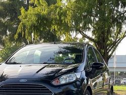 Nero Usata 2015 Ford Fiesta Titanium Tre volumi | 5800 € (Buon prezzo)