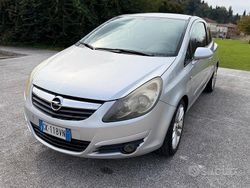 Argento Usata 2007 Opel Corsa Tre volumi | 2300 € (Buon prezzo)