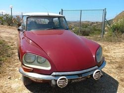 Rosso Usata 1960 Citroën DS Tre volumi | 19.000 €