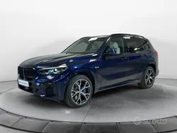 Tanzanite blue / metallizzato Usata 2021 BMW X5 M Sport SUV | 46.900 € (Buon prezzo)
