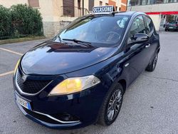 Blu Usata 2016 Lancia Ypsilon Gold Due volumi | 6650 € (Buon prezzo)